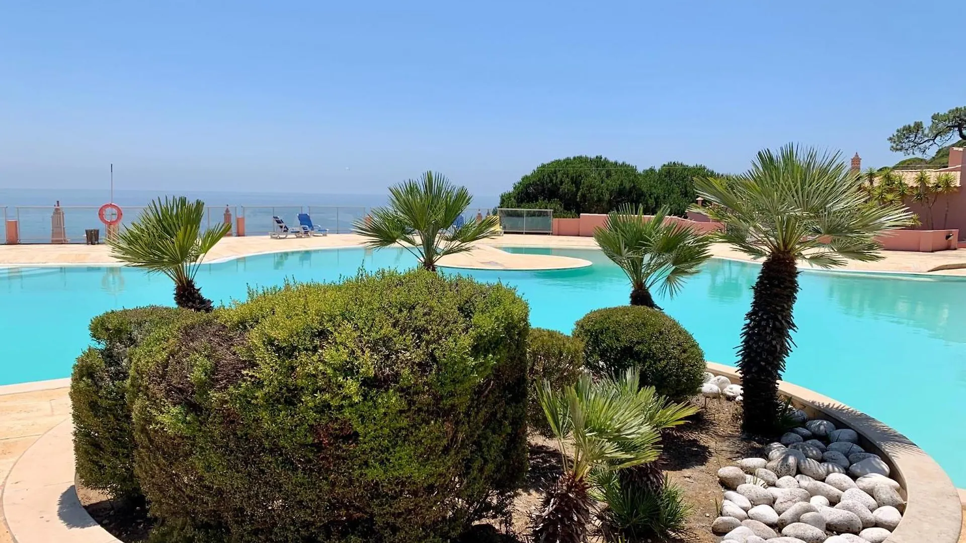 Casadaluz 86: Porto Dona Maria Oceanfront Retreat Villa Holiday home Praia Da Luz